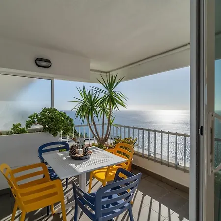 Apartment To The Sea *
